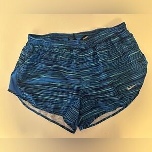 Nike Dri Fit Women’s Medium Blue Wave Pattern Shorts